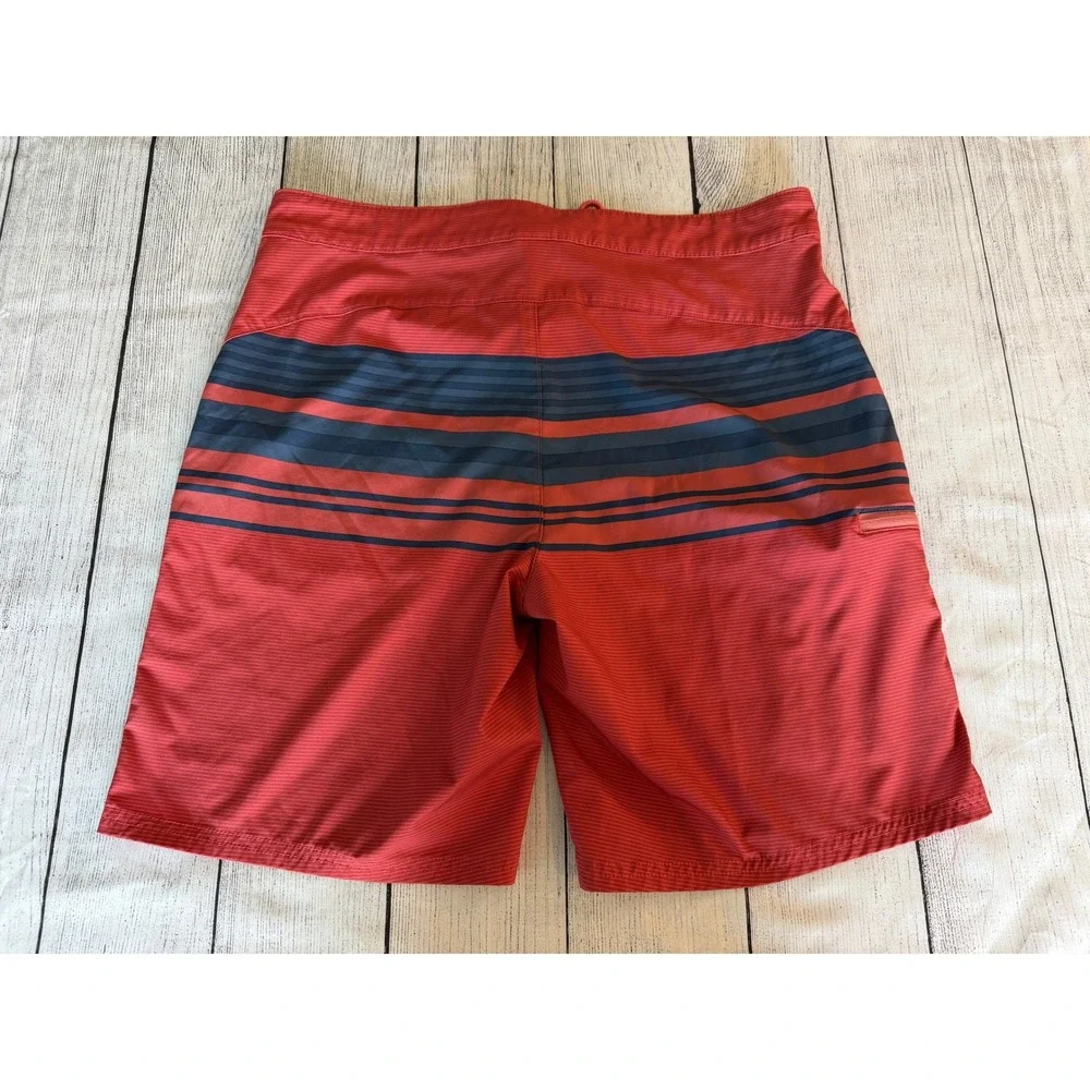 Vineyard Vines Mens Performance Board Shorts Red Navy Striped Swim Trunks 33